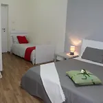 L'iris לינה וארוחת בוקר