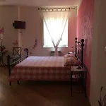 לינה וארוחת בוקר L'iris 3*