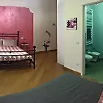 L'iris Oda ve Kahvaltı Lucca