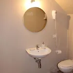 לינה וארוחת בוקר L'iris לוקה