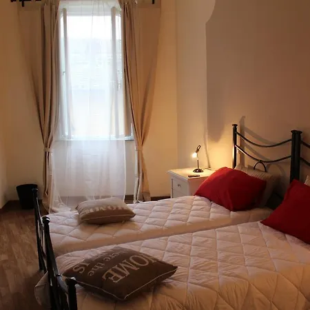 L'iris Oda ve Kahvaltı Lucca